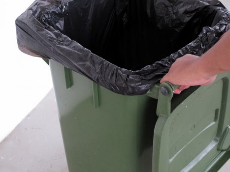 Eco-friendly disposal practices in garage clearance